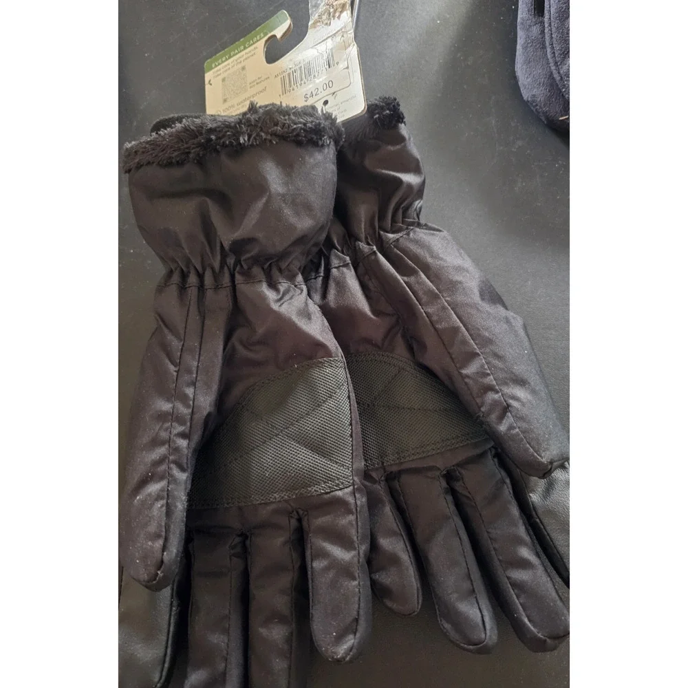 Isotoner Womens Black Waterproof Gloves Size S M Smart Dri Smart Touch Cozy NWT